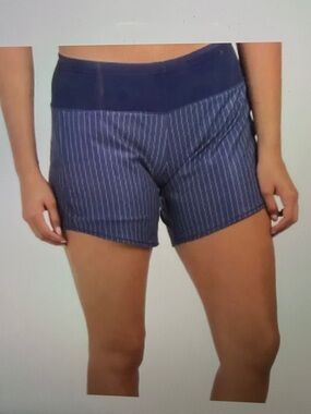 Oiselle Blue Pinstripe Roga Shorts Sz6